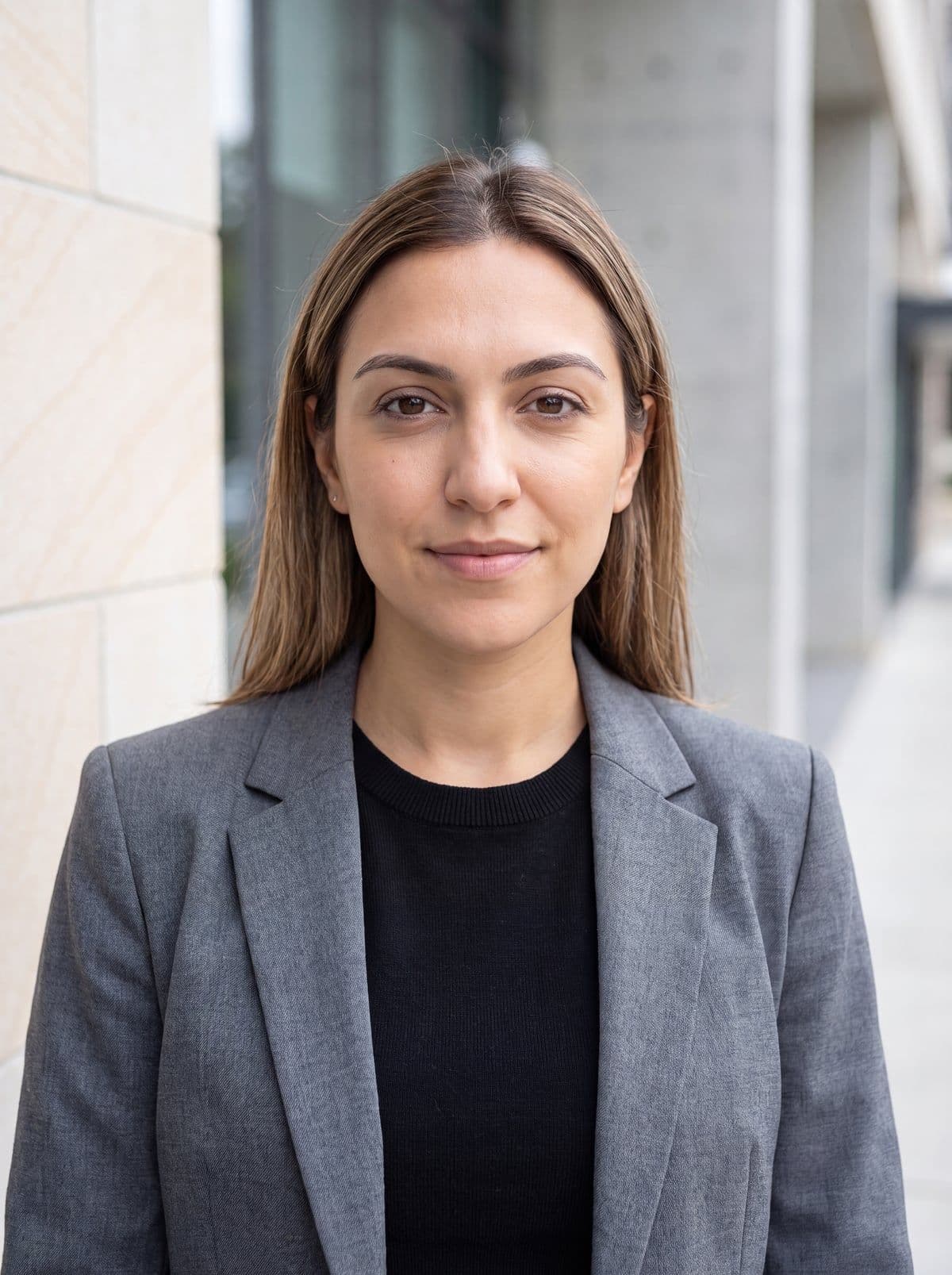 Example of a professional LinkedIn headshot